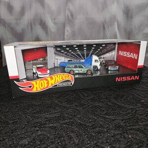 NIB Hot Wheels Premium Nissan Garage Diorama 4 Car Set (2019)